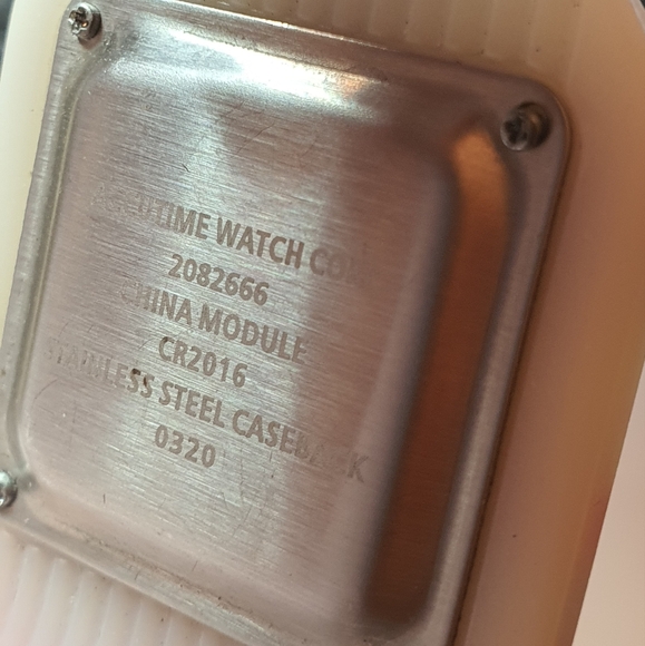 10/$20 Accutime Camouflage Digital Touch Silicone Boy's Watch - Picture 4 of 4